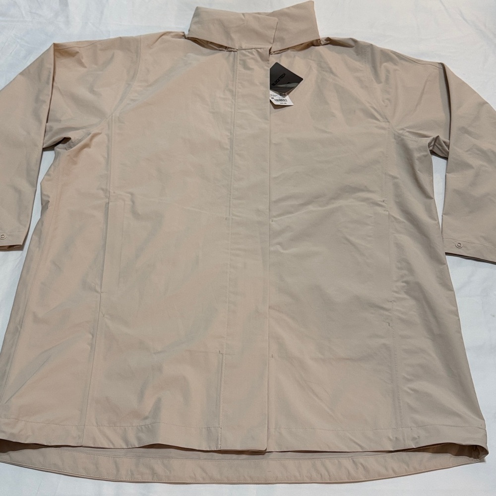 Uniqlo Light Beige Raincoat with Hood M NWT